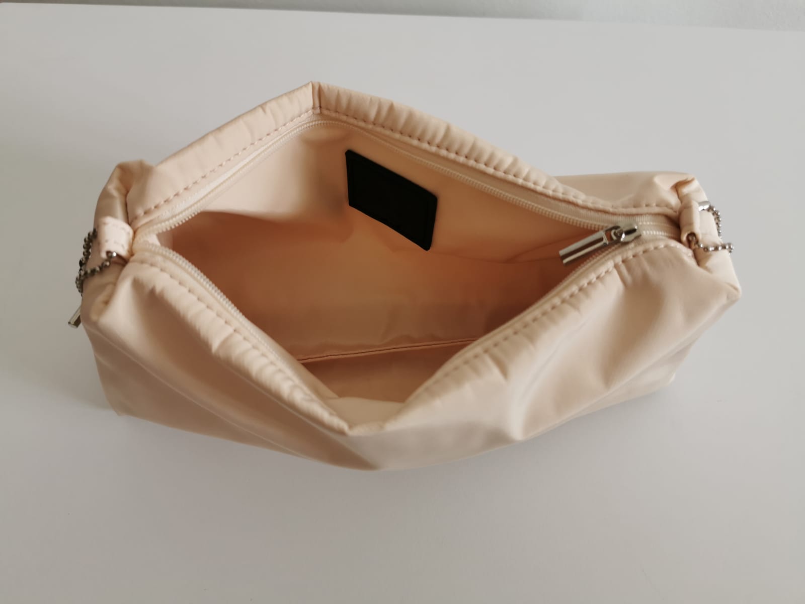 Weave leather bag with beige pouch