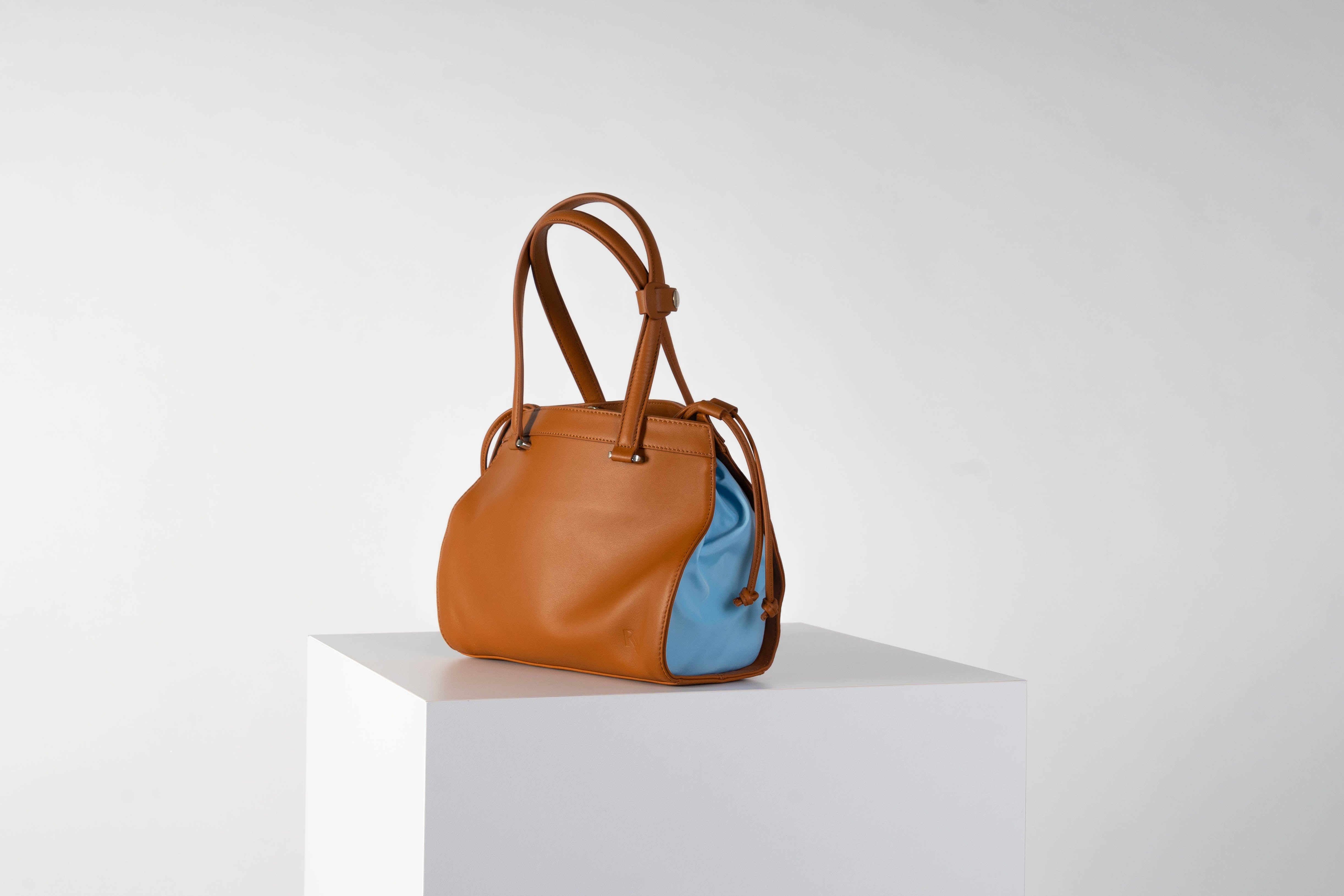 Supple Leather Gusset Bag In Tan With Azure Gusset