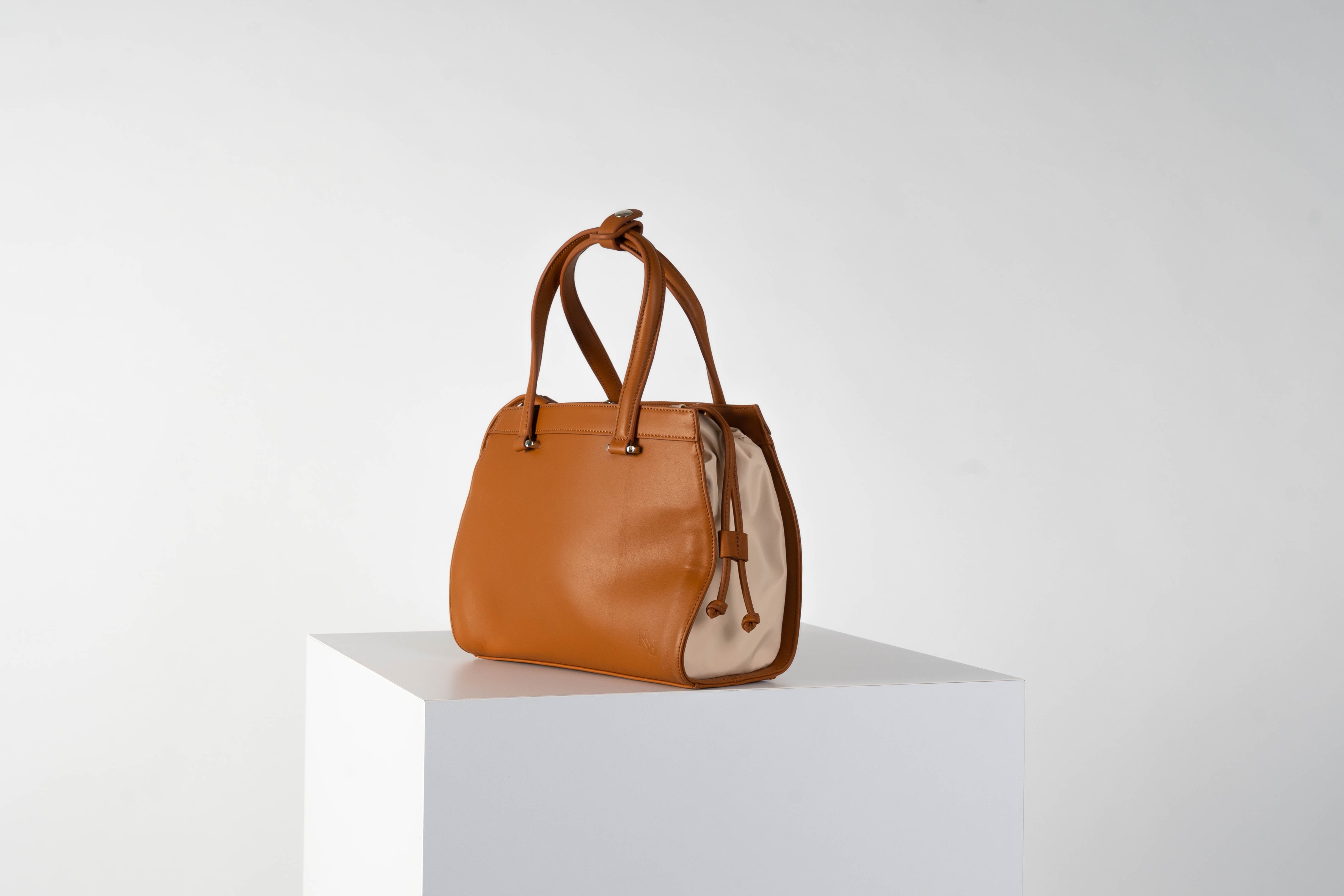 Supple Leather Gusset Bag in Tan with Beige Gusset